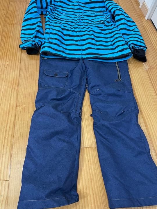 本日限定値下げ！ エスケープ SCAPE スノーボードウェア セット　上下