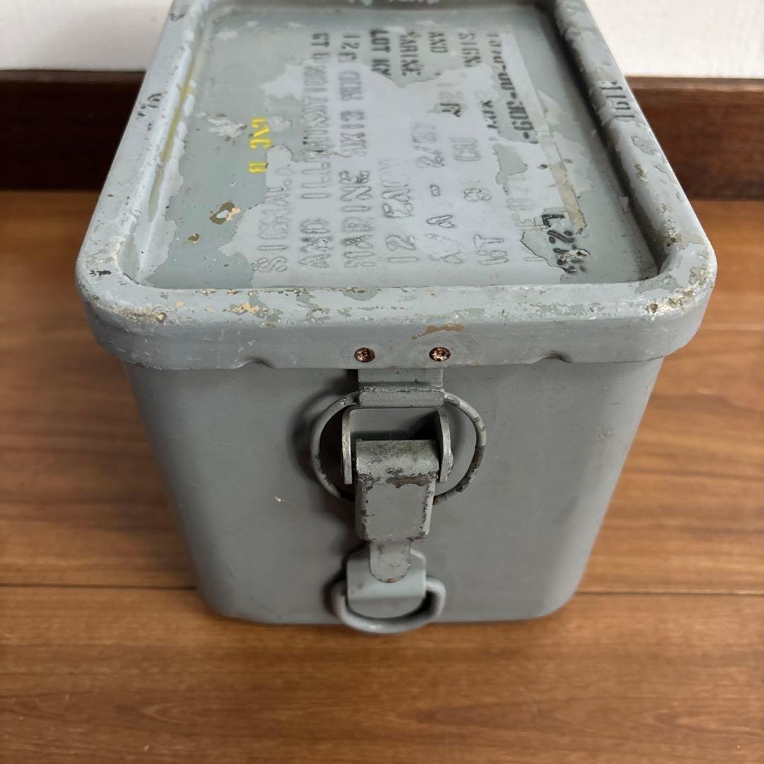 米軍　実物　SIGNAL SMOKE CASE ③ 送料無料