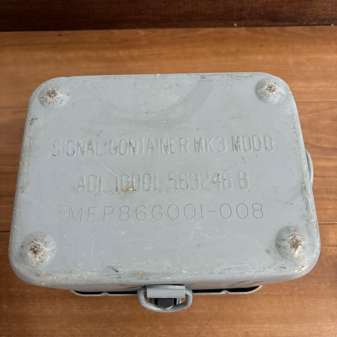 米軍　実物　SIGNAL SMOKE CASE ③ 送料無料