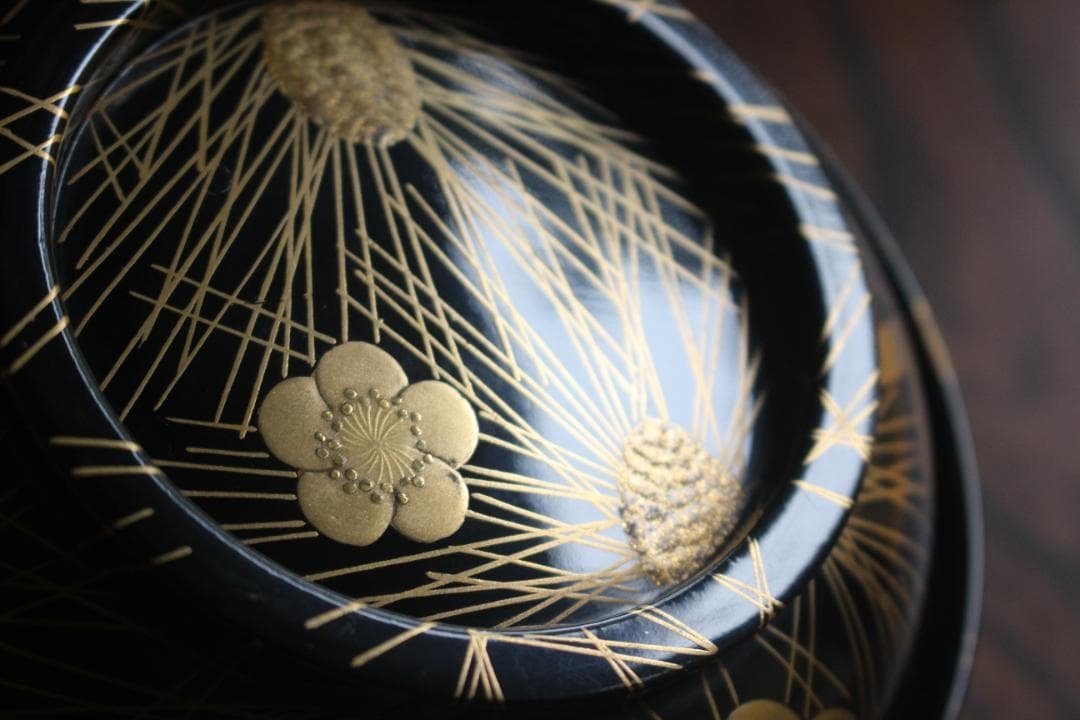 デッドストック！時代黒漆に極上松竹梅蒔絵の映える煮物椀2点（検輪島塗雑煮椀蒔絵椀